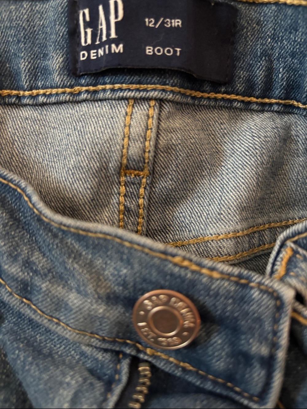 GAP Bootcut Jeans in Medium Blue Denim